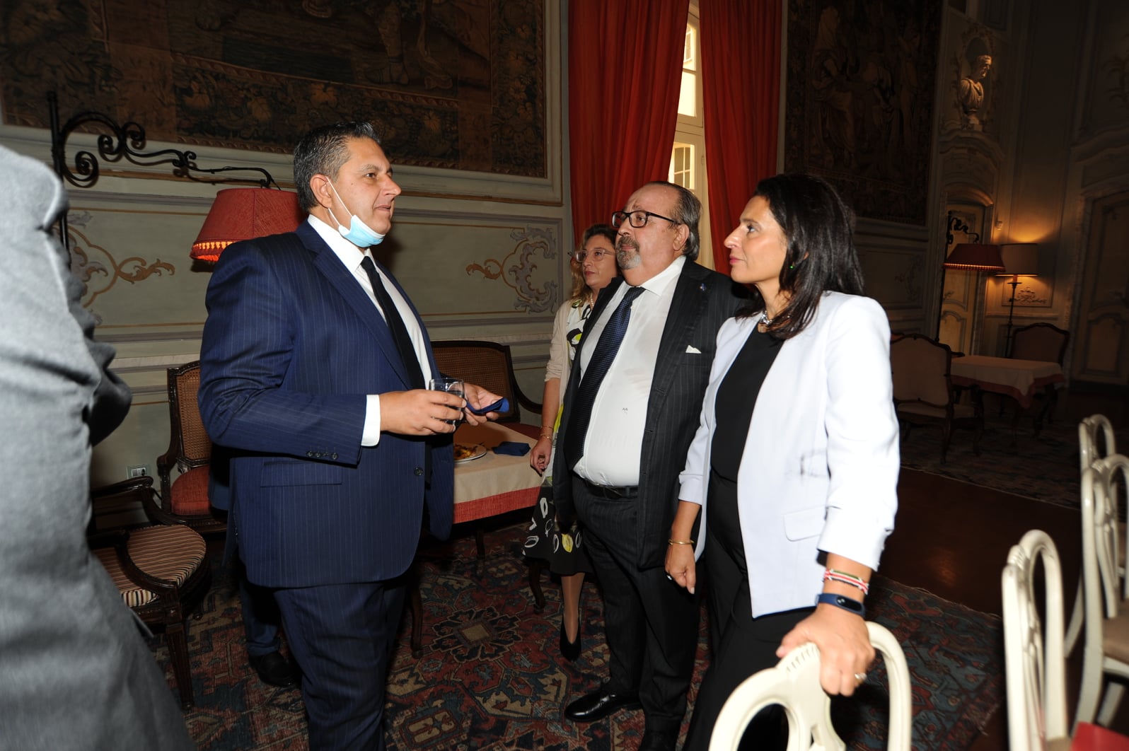 Il Presidente Sacchi, con la Signora Daniela, con il Presidente della Regione Liguria, Giovanni Toti (2).jpg